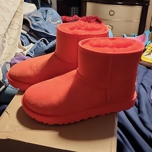 Classic mini Uggs